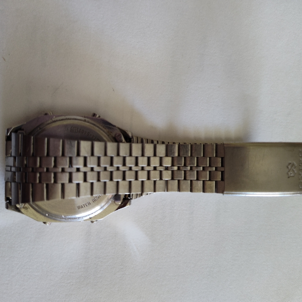 Seiko Silver Digital Watch - Picture 6 of 10